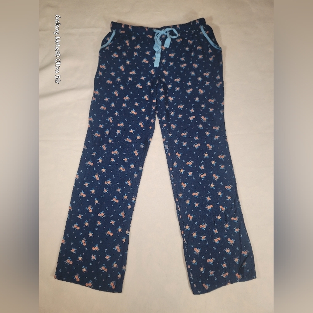 0865. EUC ~ XXL ~ Pink Flowers On  Blue  ~ Pajamas w/ Pockets ~ Comfy!🩷